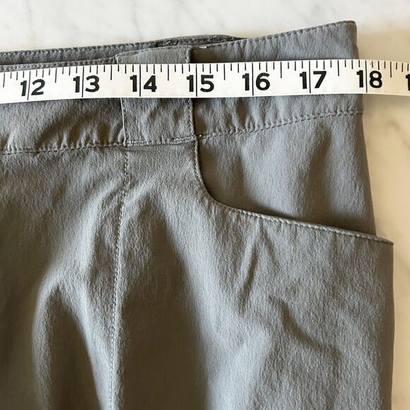 Eastern Mountain Sports Grey Hiking Pants Convertible Roll Up-Women's Size 12 R - Picture 12 of 15
